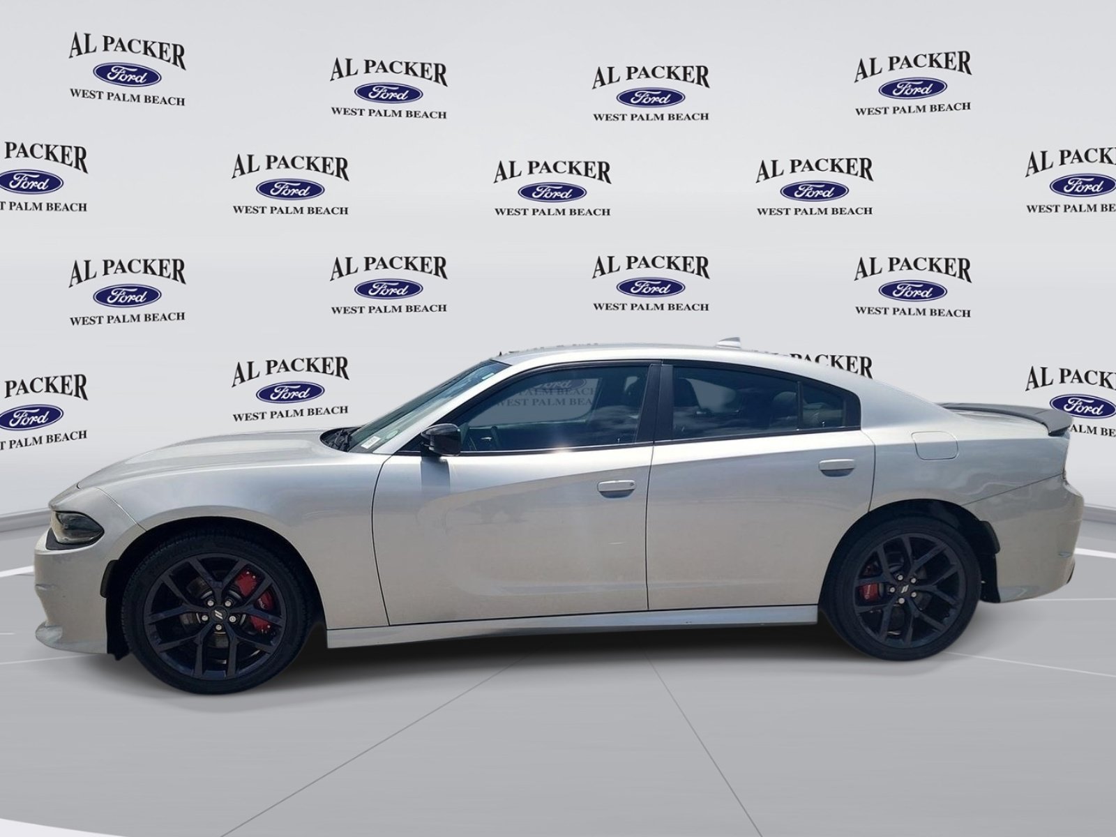 Used 2020 Dodge Charger GT w/ Blacktop Package RWD image 2