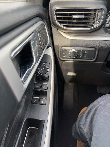 Certified 2022 Ford Explorer XLT w/ Equipment Group 202A image 30