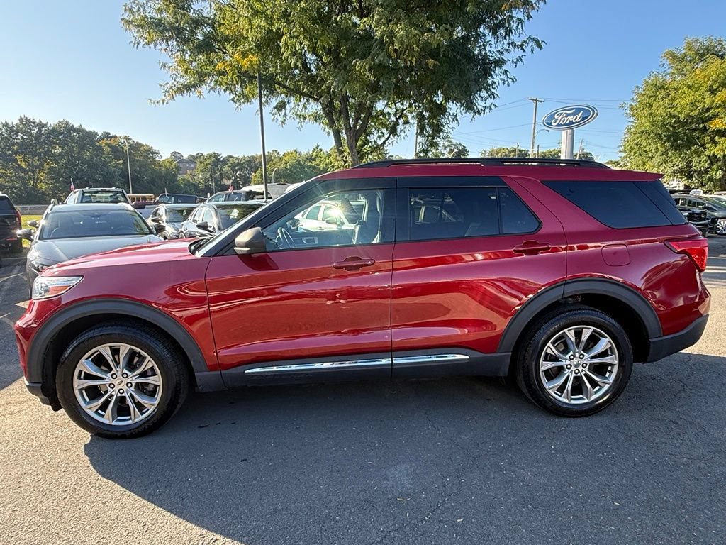 Certified 2022 Ford Explorer XLT w/ Equipment Group 202A AWD/4WD image 10