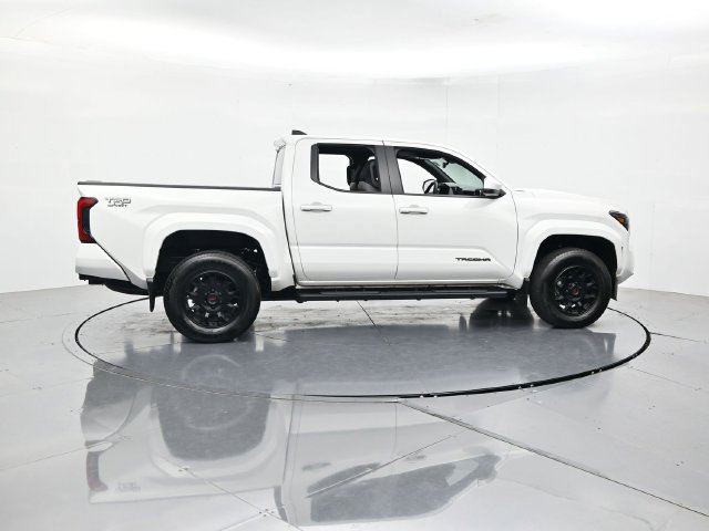 Used 2025 Toyota Tacoma TRD Sport AWD/4WD image 2
