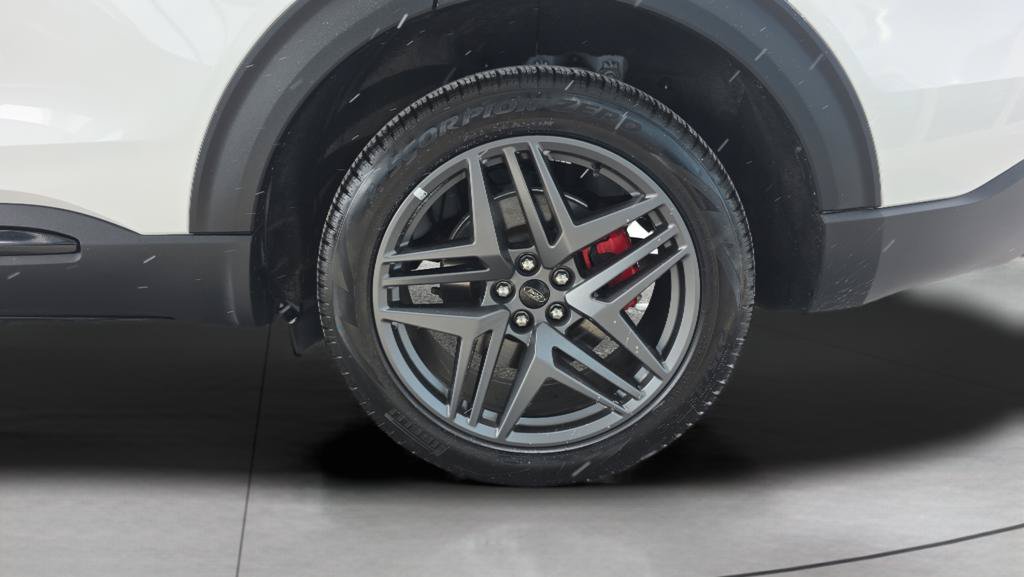Certified 2025 Ford Explorer ST-Line w/ ST-Line Street Pack AWD/4WD image 14