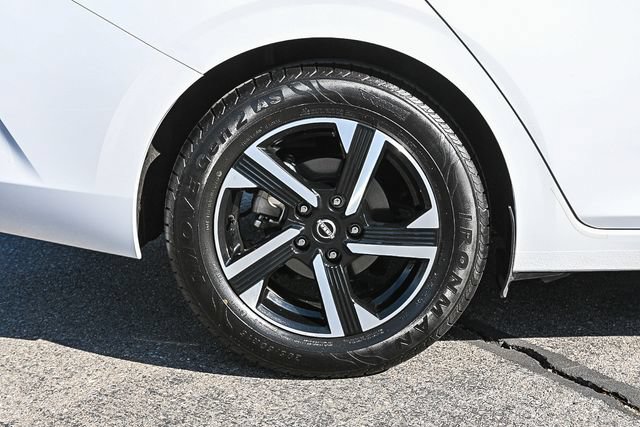 Used 2024 Nissan Sentra SV FWD image 12