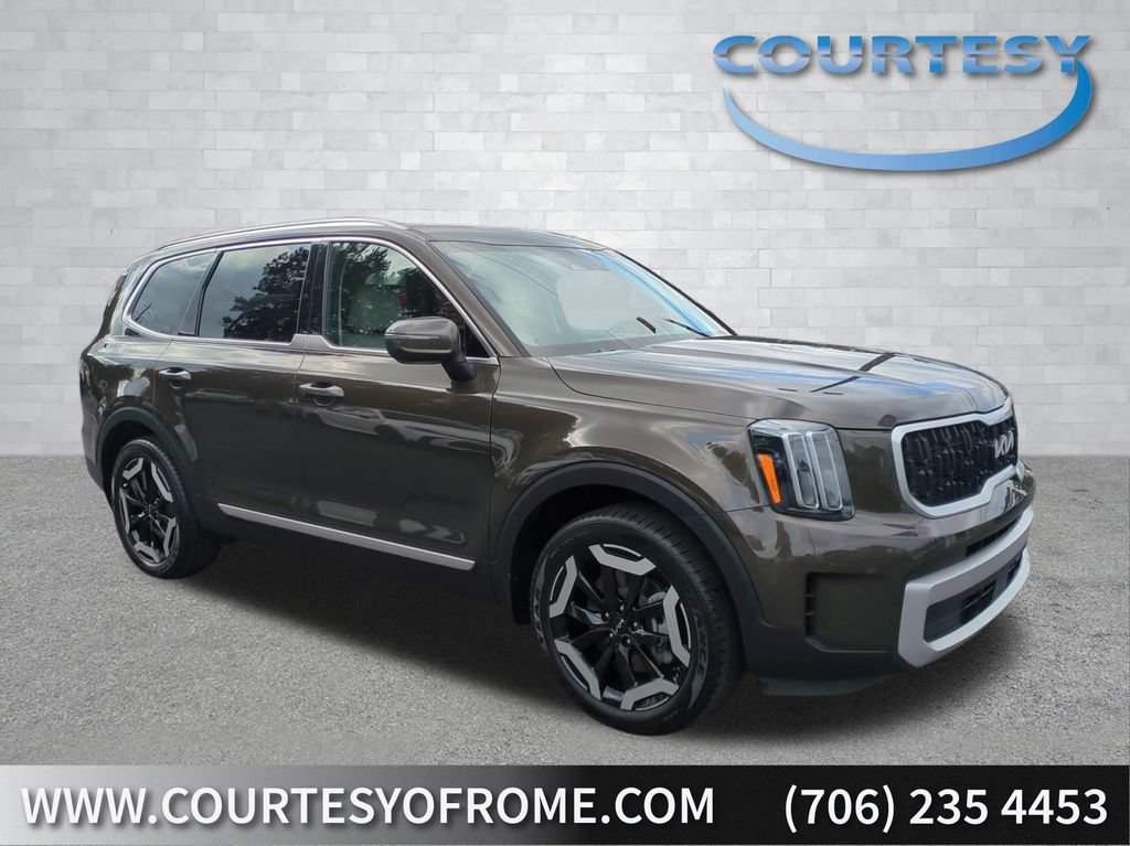 Used 2023 Kia Telluride EX w/ EX Captain's Chair Package
