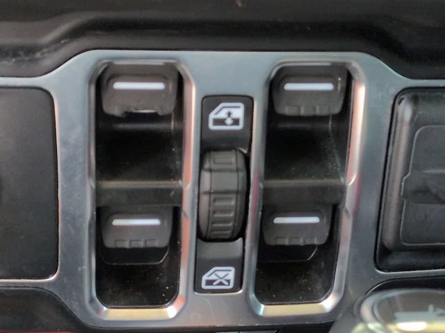 Used 2024 Jeep Wrangler Unlimited Rubicon w/ Convenience Group AWD/4WD image 29