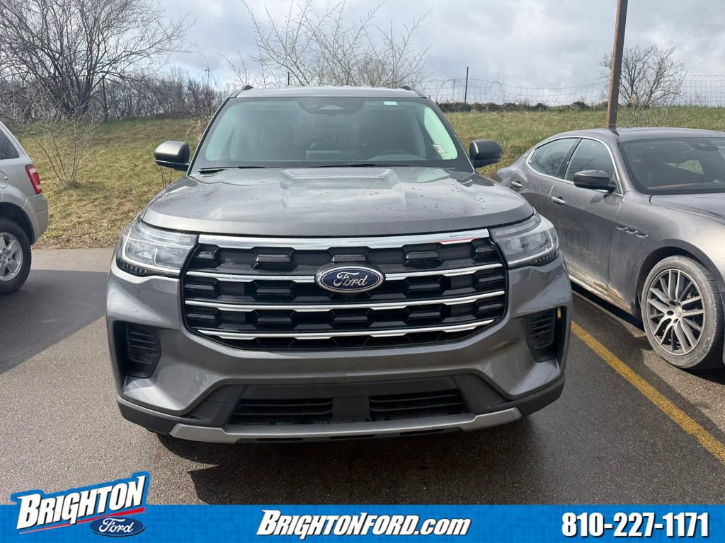 Certified 2025 Ford Explorer Active AWD/4WD image 2