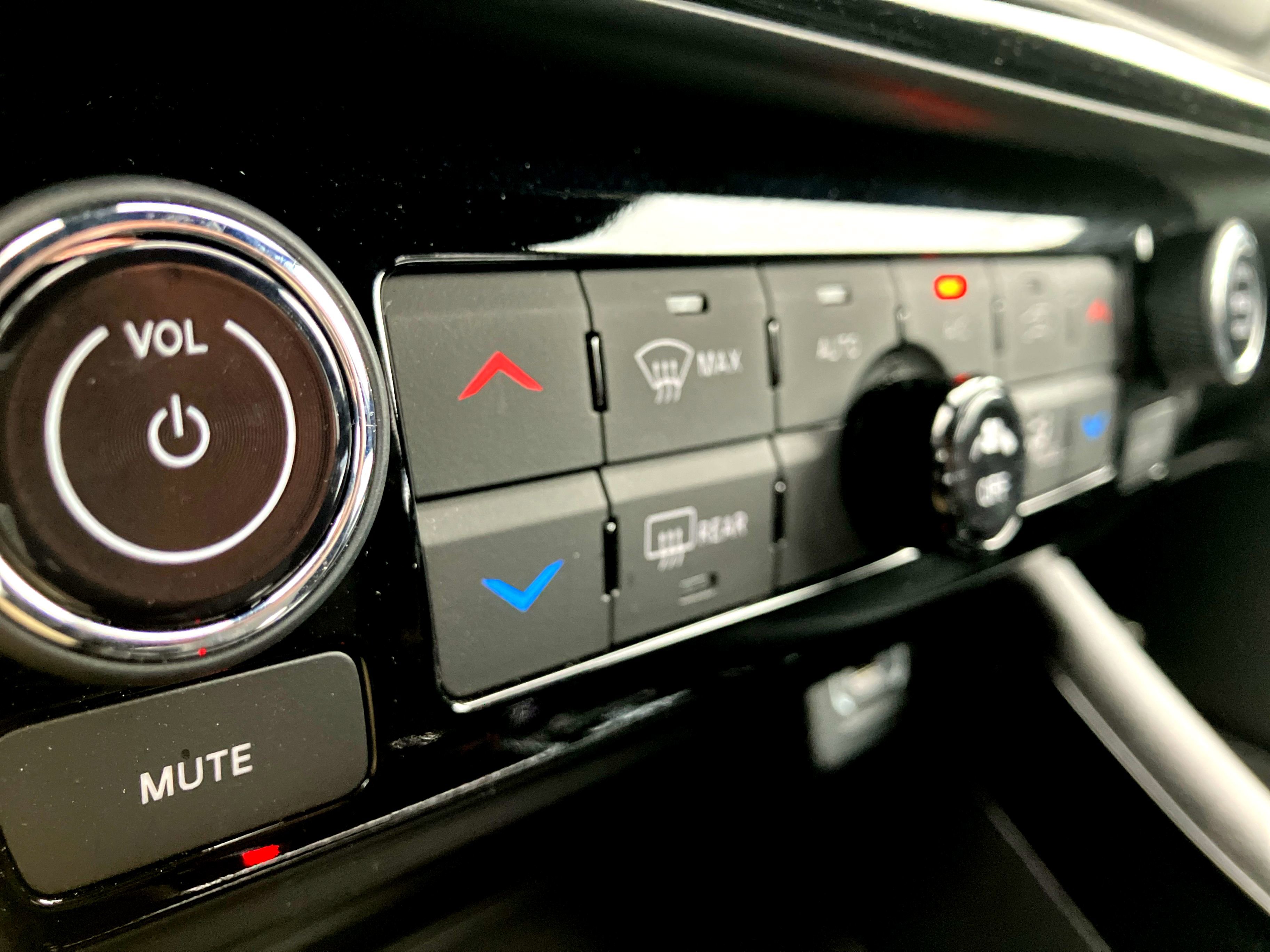 Used 2024 Jeep Compass Trailhawk w/ Trailhawk Elite Group image 19