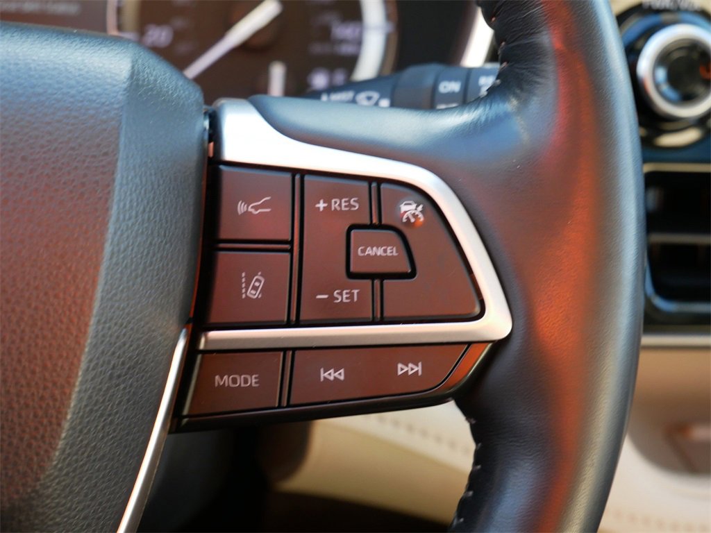 Used 2022 Toyota Highlander Limited image 19