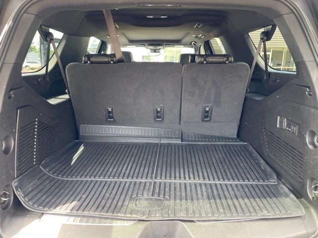 Used 2024 Chevrolet Suburban Premier w/ Premium Package RWD image 34