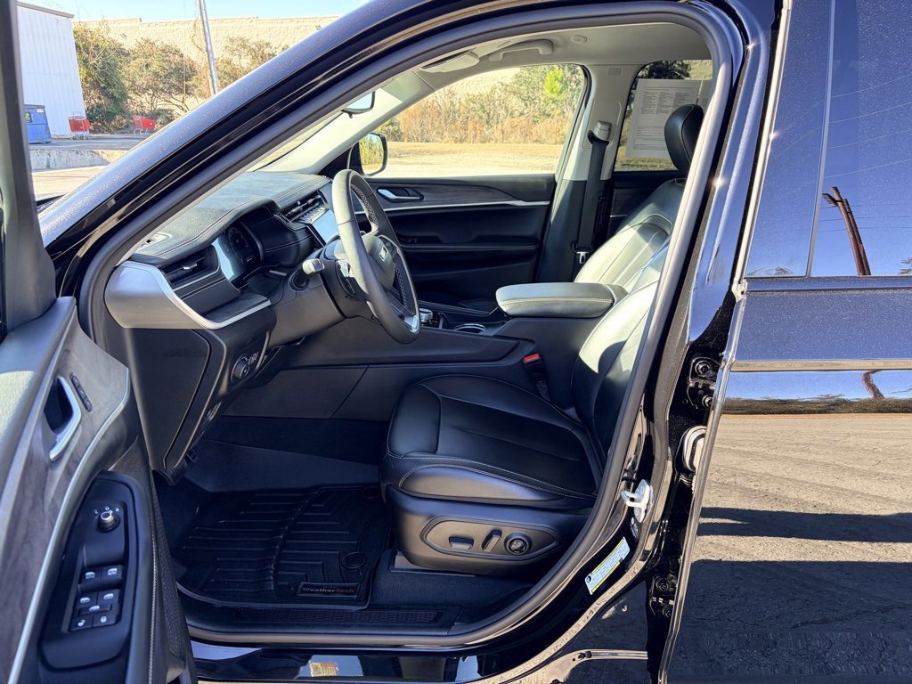 Used 2024 Jeep Grand Cherokee L Limited w/ MOPAR Finishing Package image 20