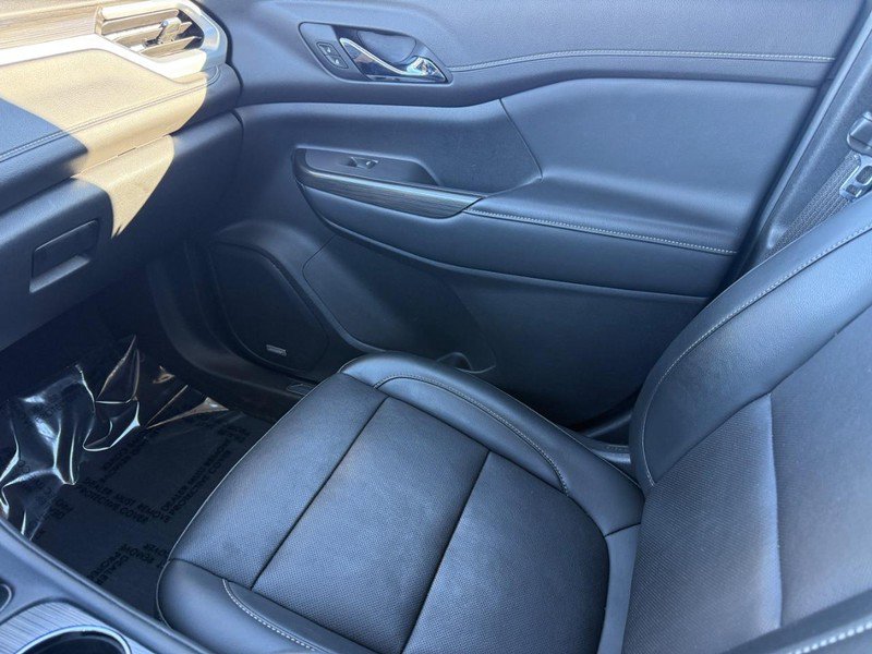 Used 2022 GMC Acadia SLT w/ Technology Package image 26