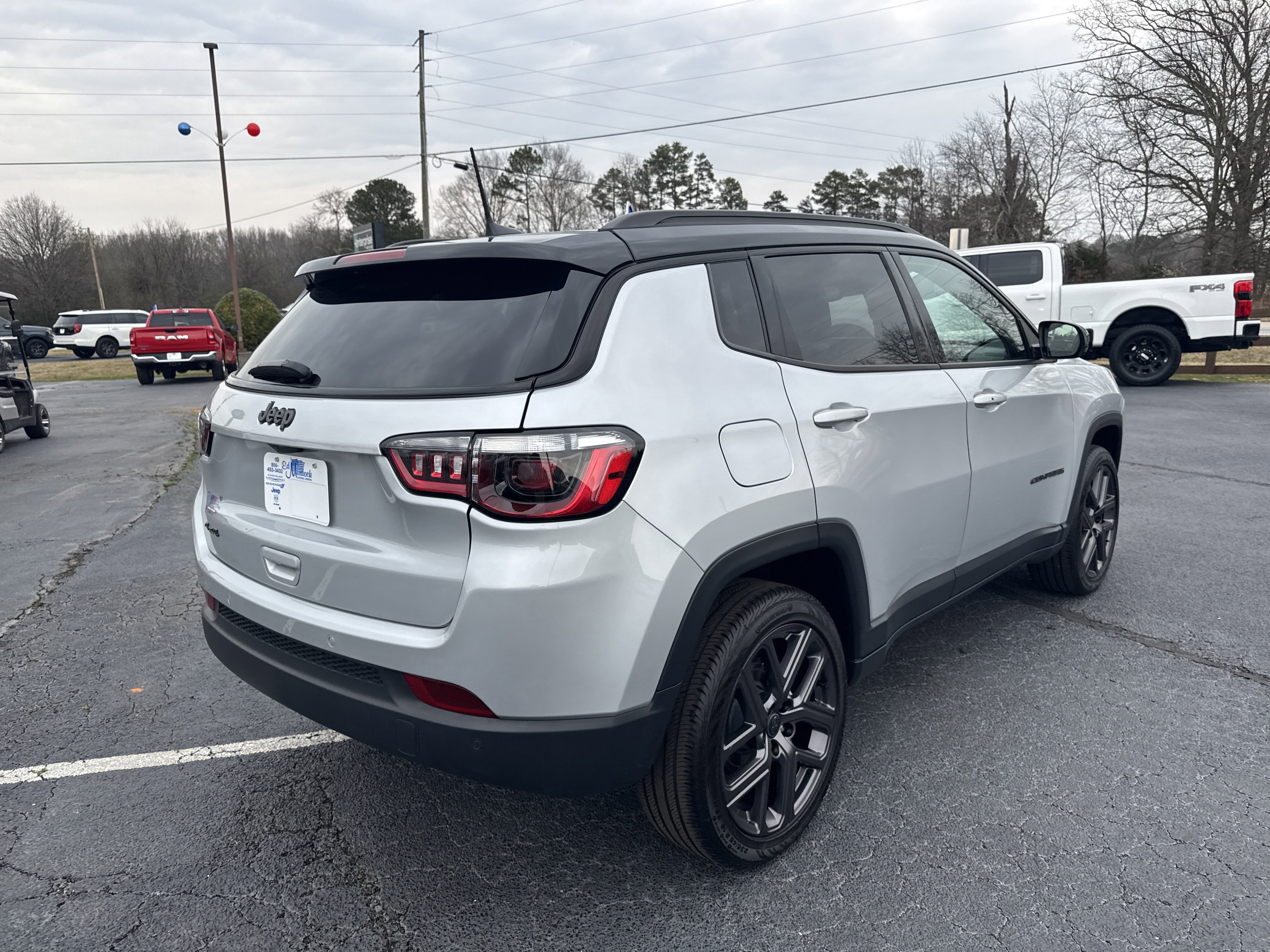 Used 2025 Jeep Compass Limited w/ Sun & Sound Group image 5