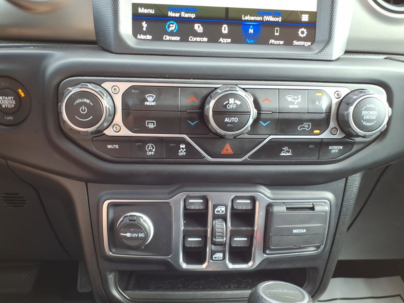 Used 2023 Jeep Gladiator Sport AWD/4WD image 19
