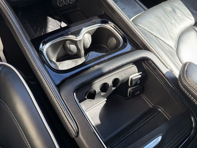 Used 2025 Chrysler Pacifica Limited image 23