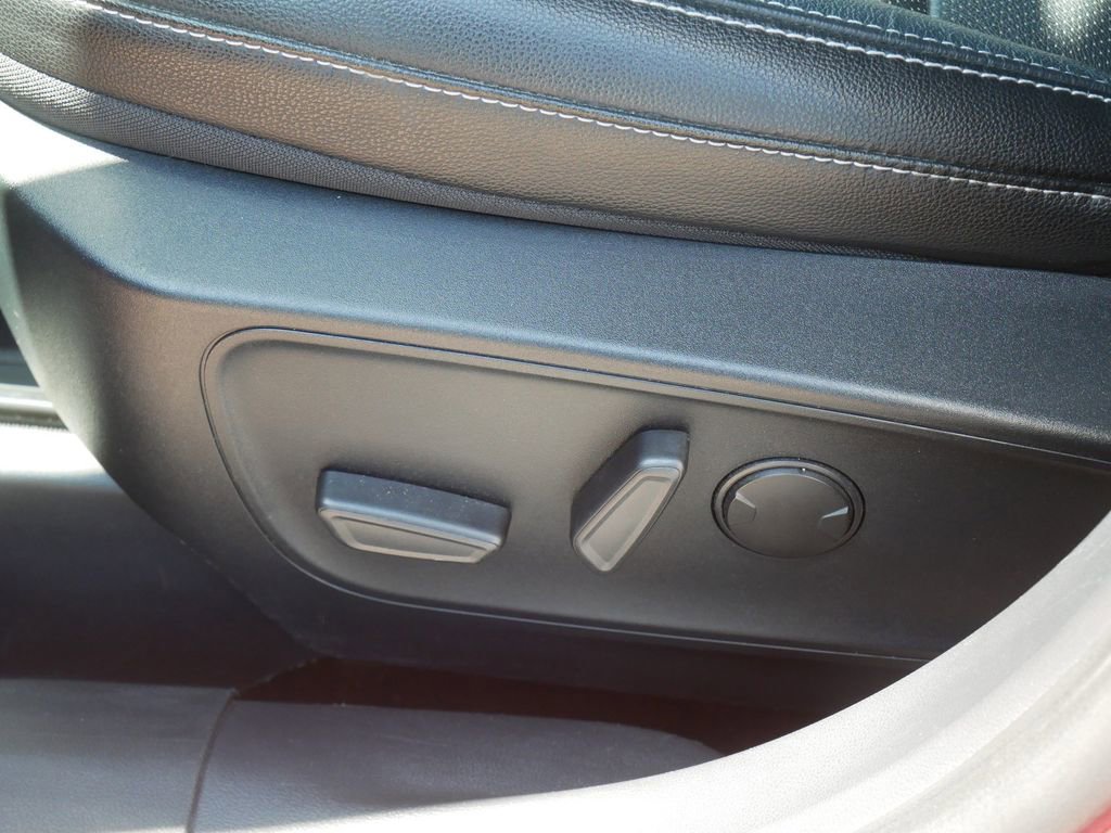 Certified 2020 Ford Escape Titanium AWD/4WD image 20