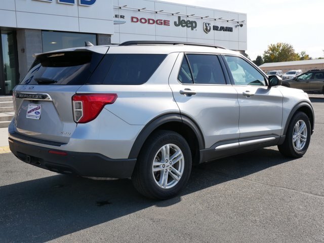 Certified 2022 Ford Explorer XLT w/ Class IV Trailer Tow Package AWD/4WD image 8