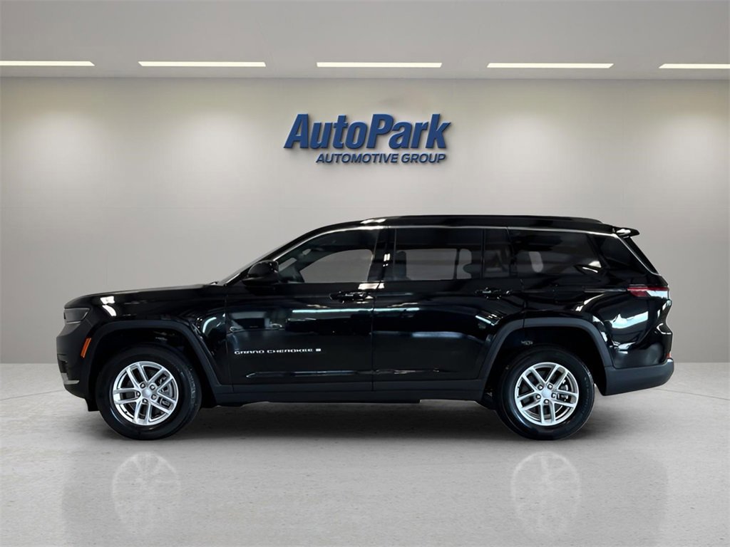 Used 2024 Jeep Grand Cherokee L Laredo image 2