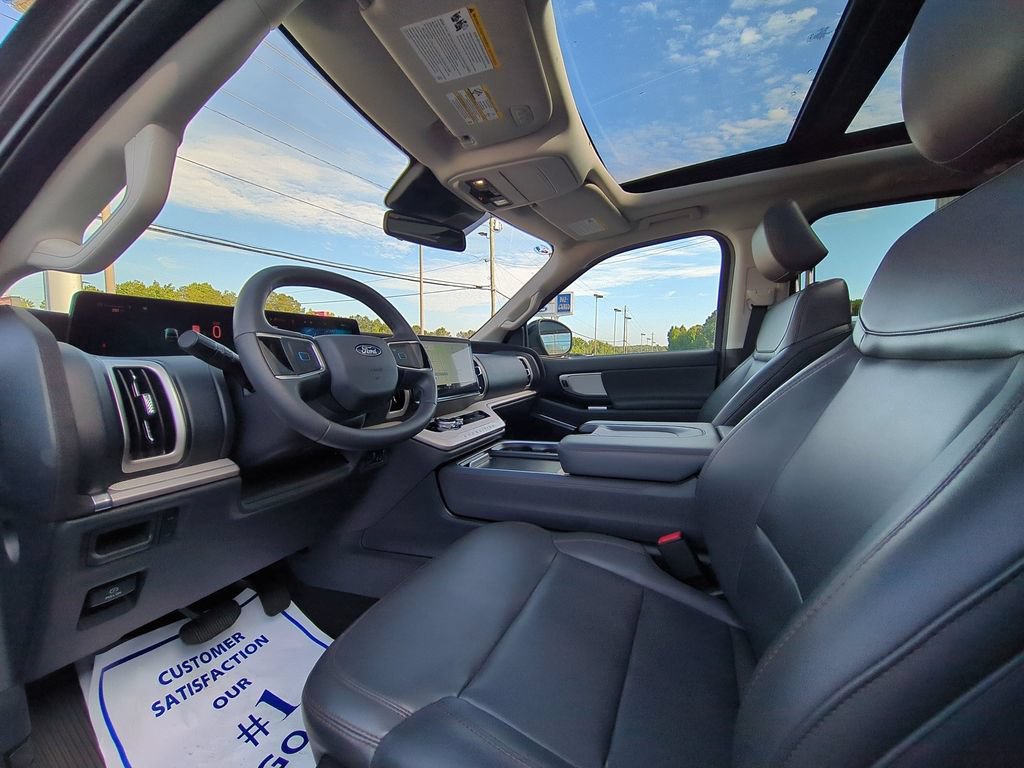 Certified 2025 Ford Expedition Active RWD image 13