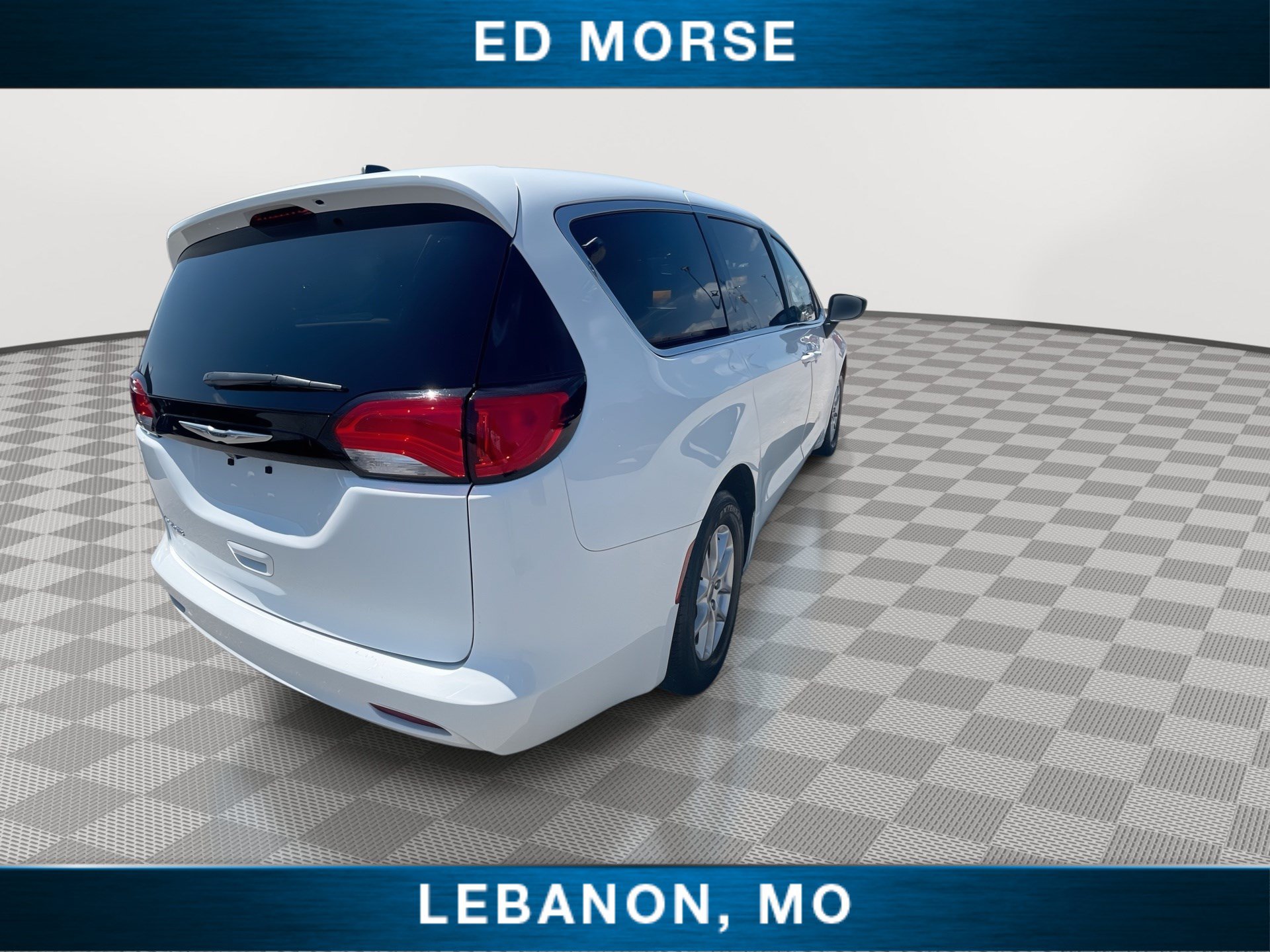 Used 2024 Chrysler Voyager LX FWD image 8