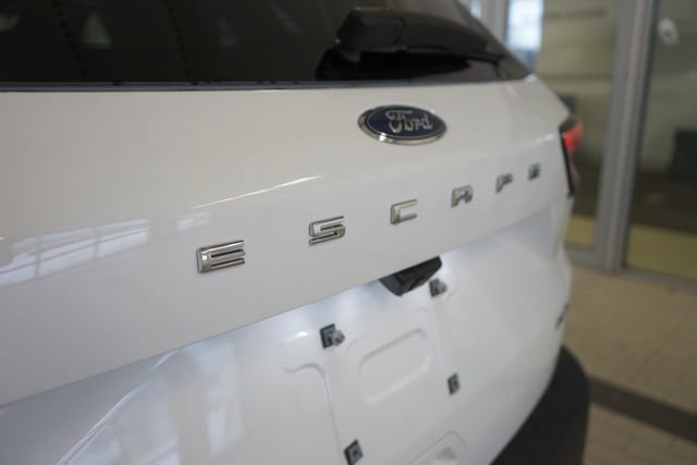 Certified 2022 Ford Escape SE w/ SE Sport Appearance Package image 13