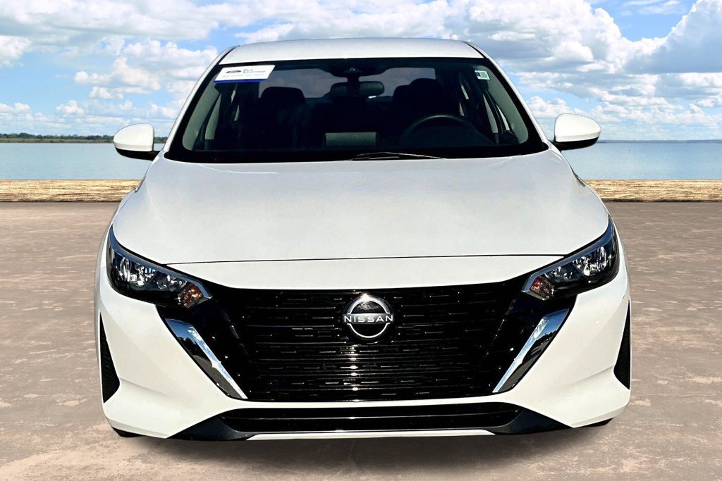 Used 2025 Nissan Sentra SV FWD image 2