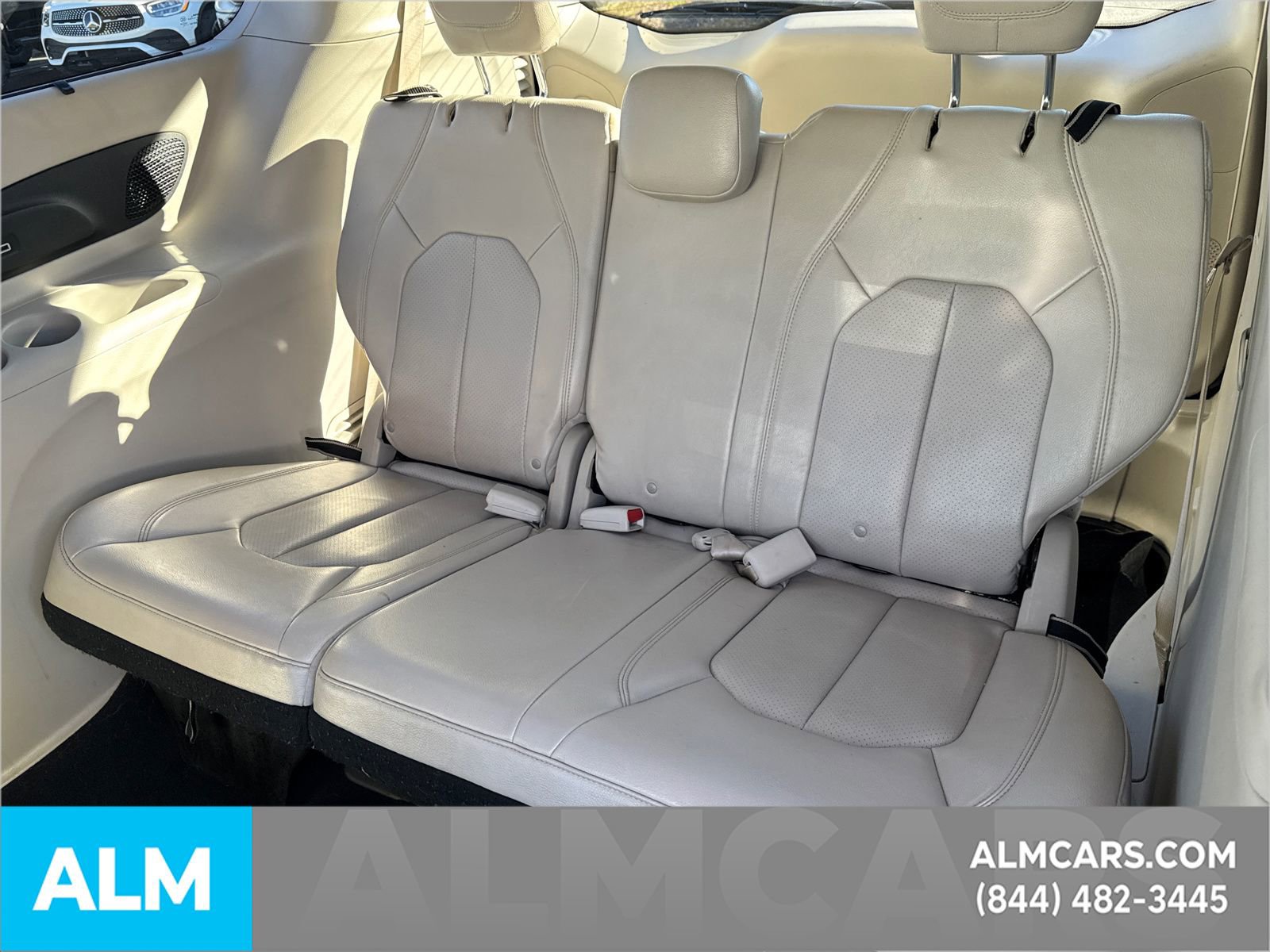 Used 2021 Chrysler Pacifica Touring-L image 27