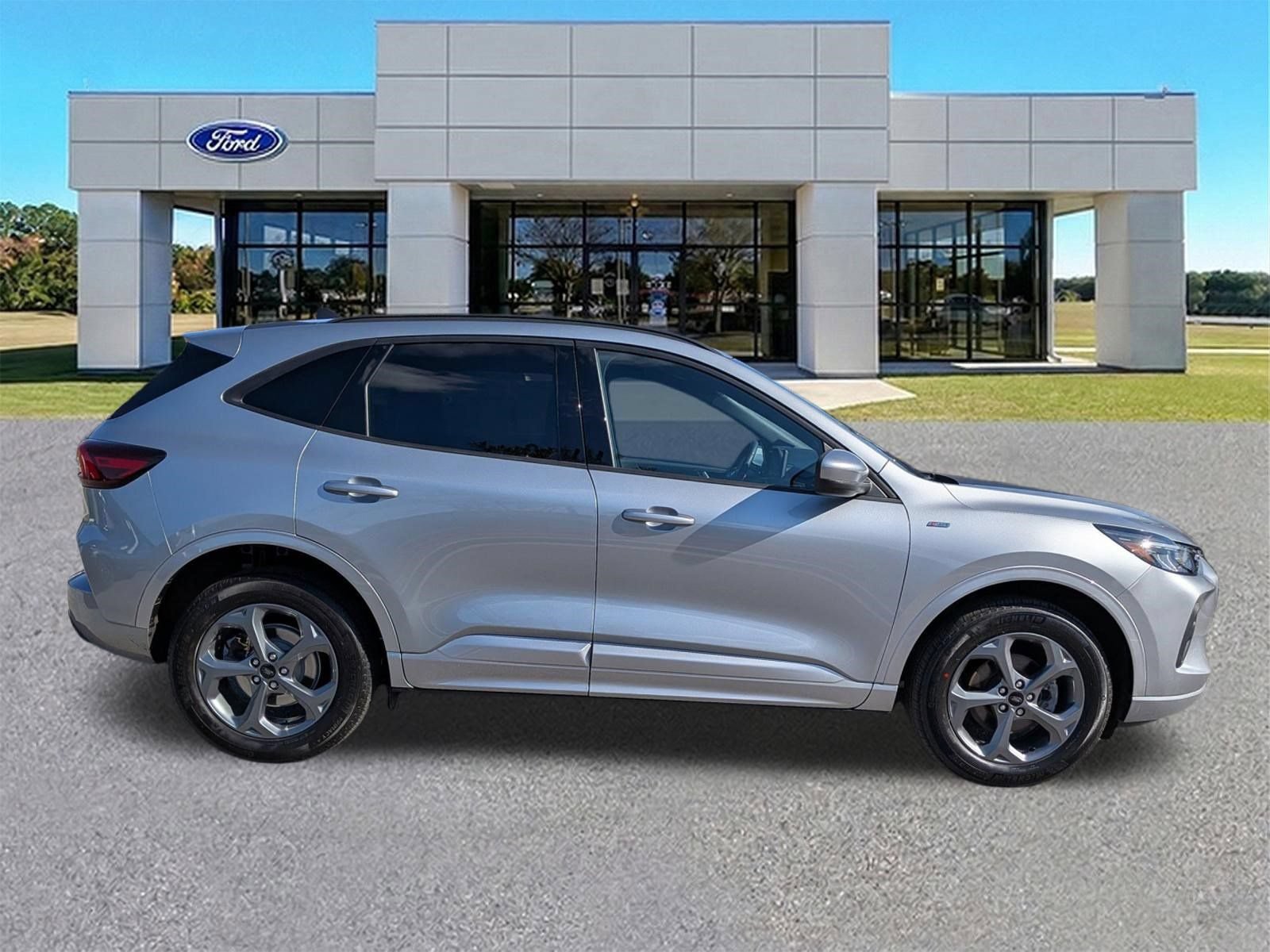 Certified 2023 Ford Escape ST-Line Select w/ Tech Pack #1 AWD/4WD image 3