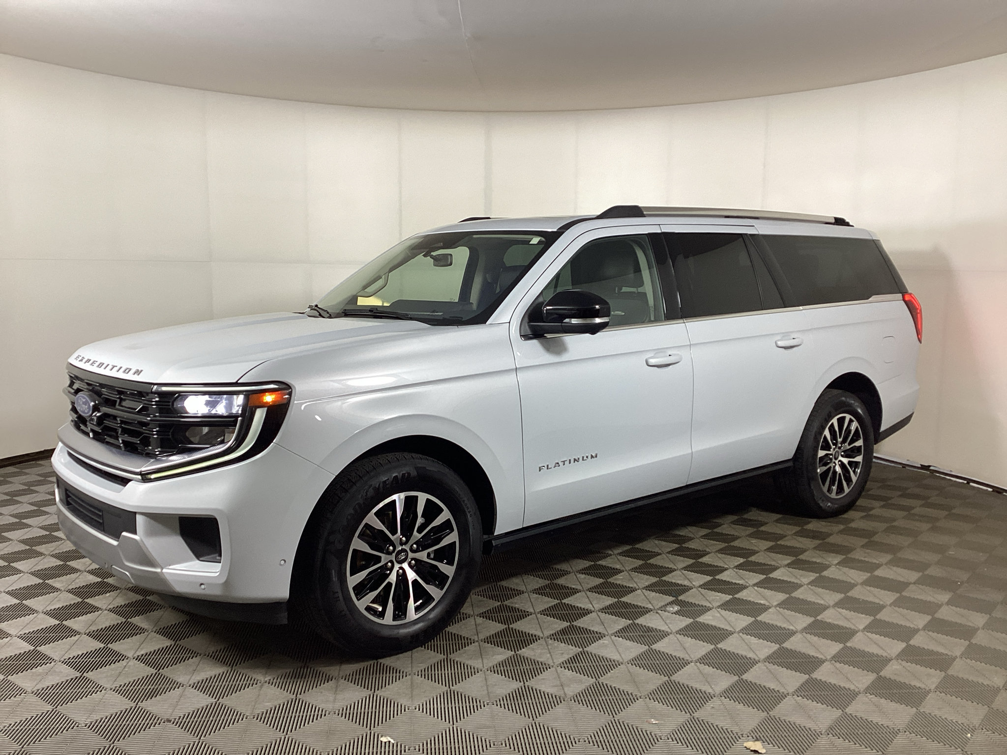 Certified 2025 Ford Expedition Max Platinum AWD/4WD image 5