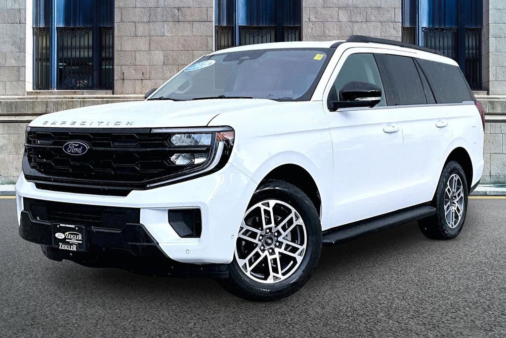 Certified 2025 Ford Expedition Active AWD/4WD image 2