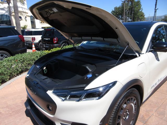 Certified 2025 Ford Mustang Mach-E GT image 8