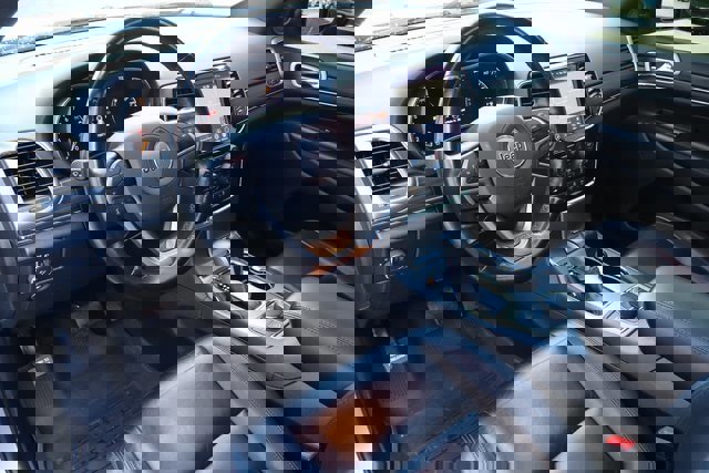 Used 2021 Jeep Grand Cherokee Limited image 10