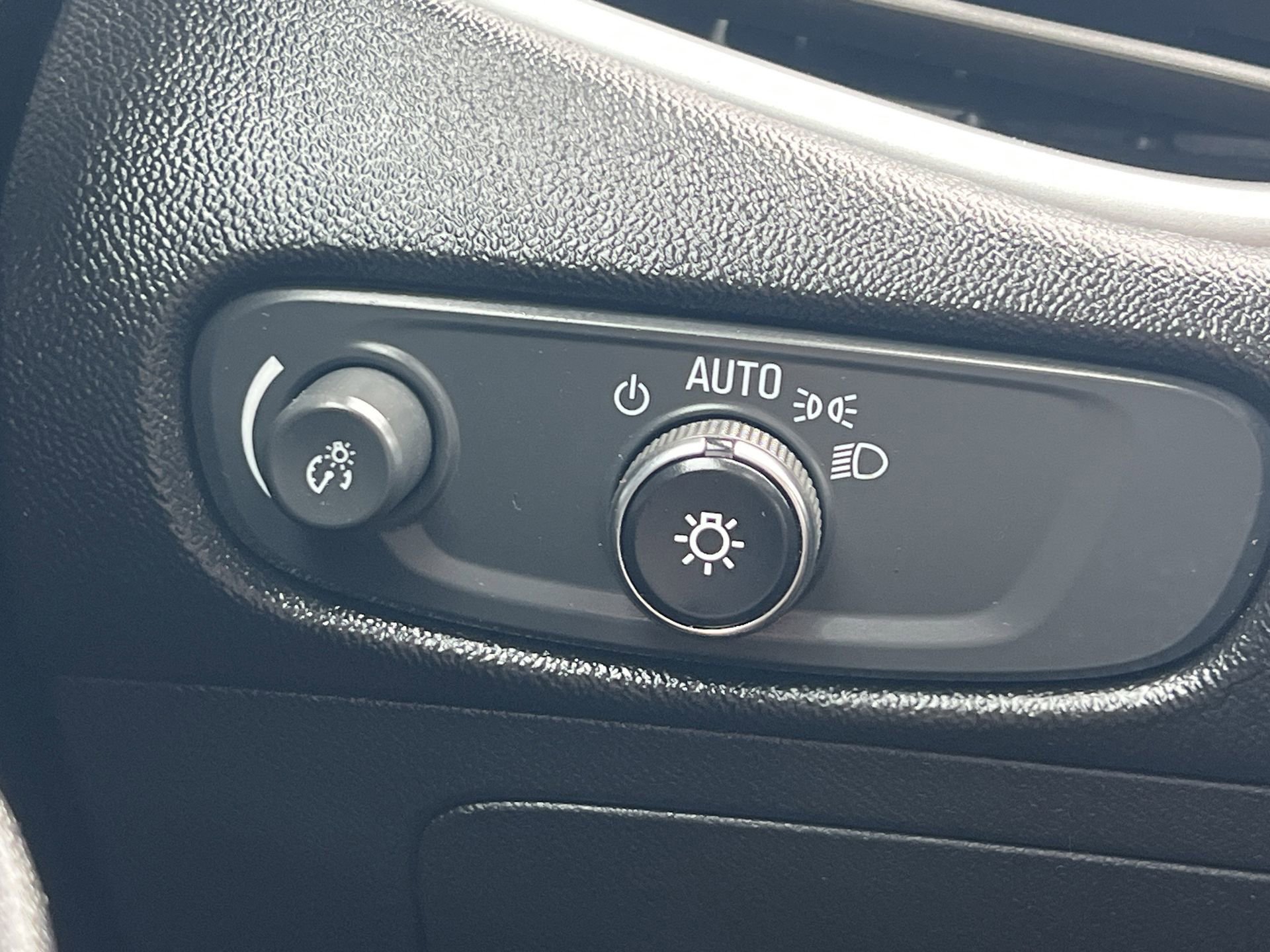 Used 2024 Chevrolet Malibu LT image 18