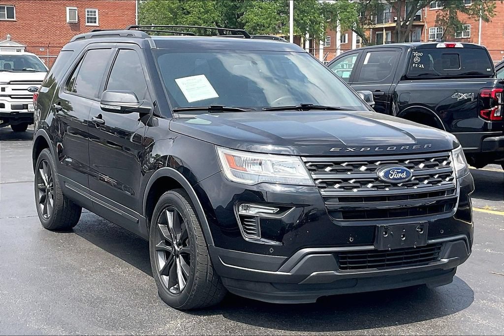 Certified 2019 Ford Explorer XLT w/ Equipment Group 202A AWD/4WD image 35