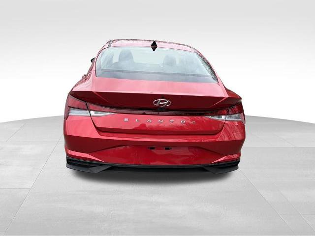 Used 2021 Hyundai Elantra SE w/ Cargo Package FWD image 7