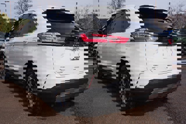 Certified 2021 Ford Edge SEL w/ Convenience Package image 3