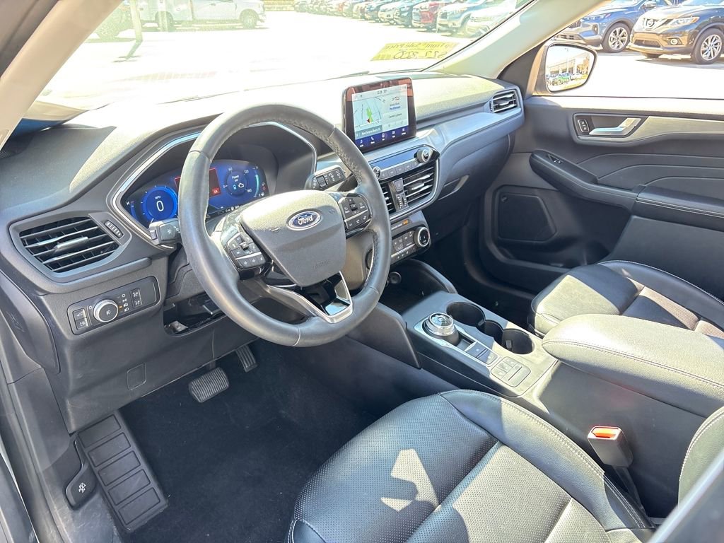 Certified 2022 Ford Escape Titanium image 6