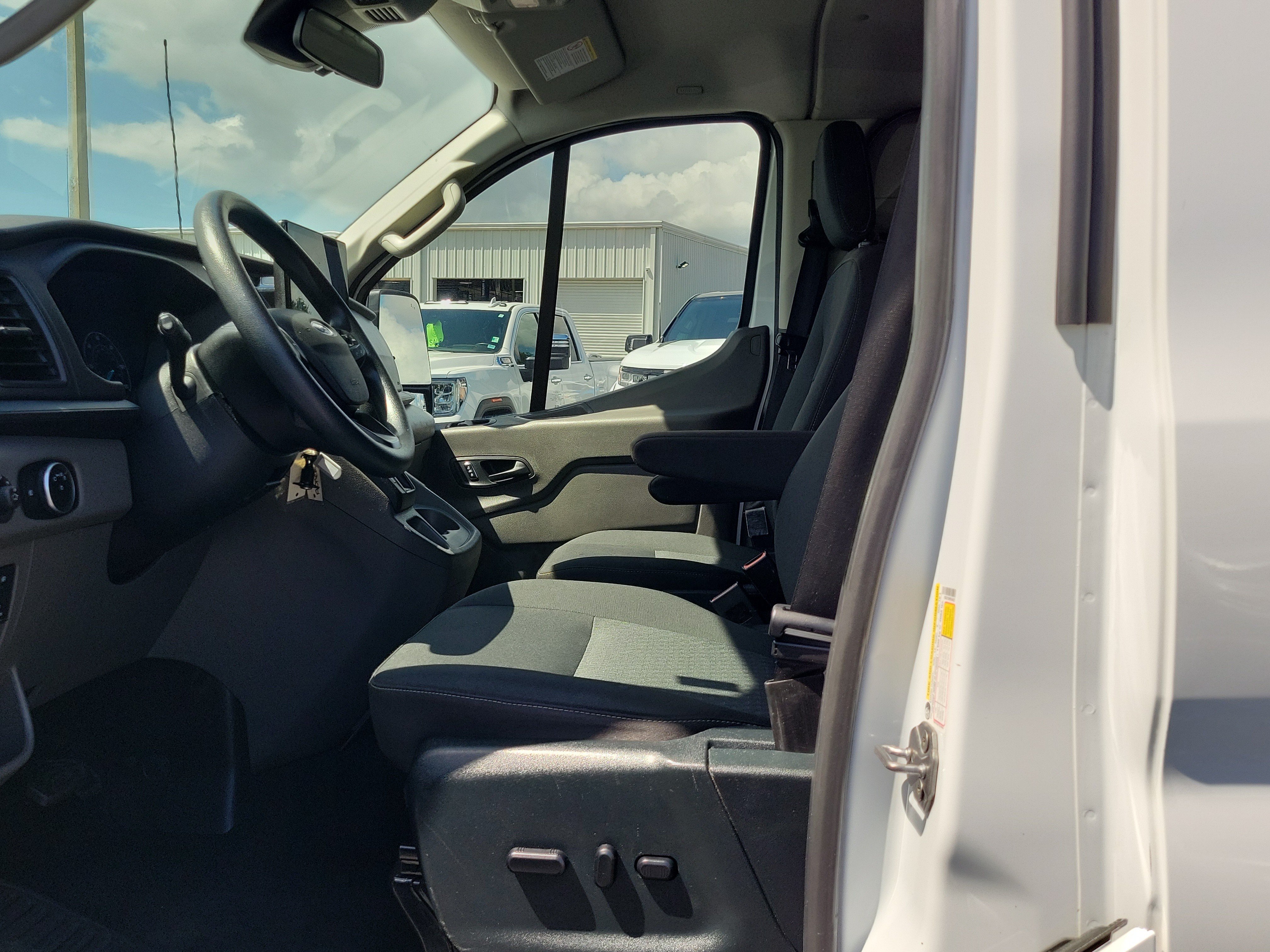 Certified 2023 Ford Transit 350 XLT RWD image 21