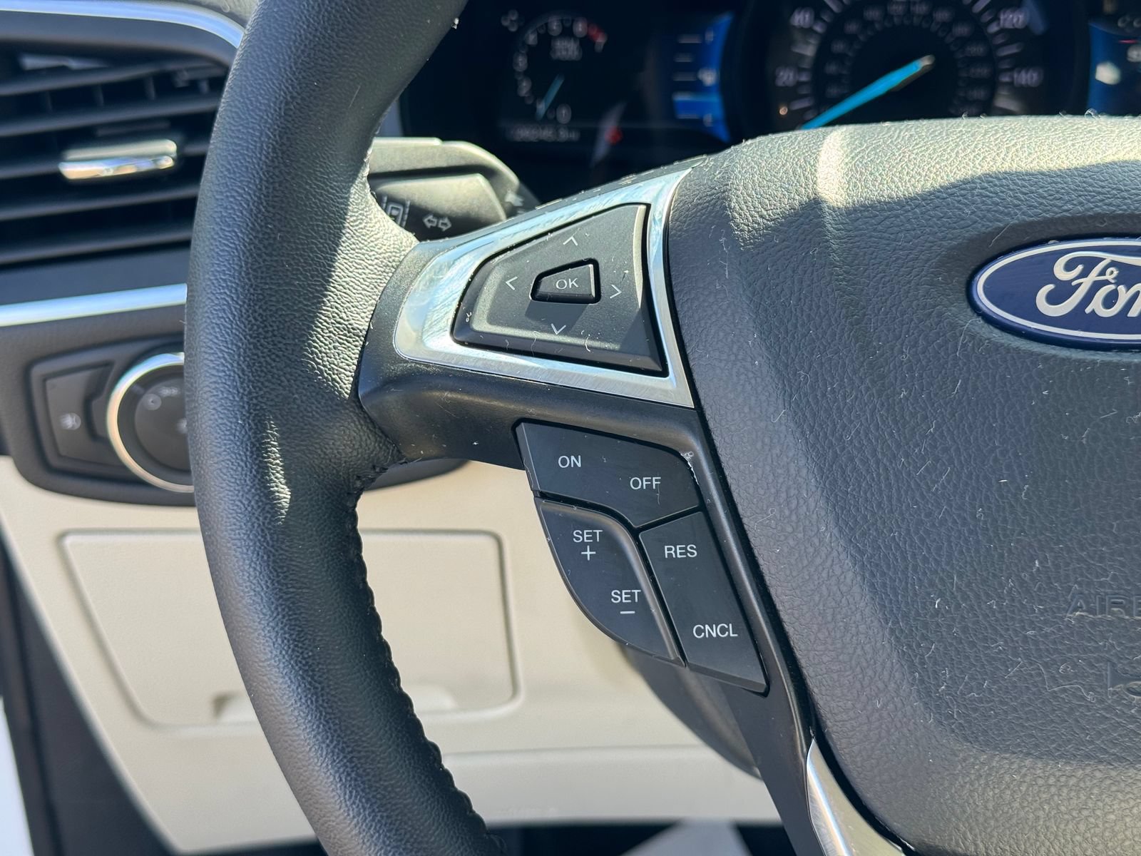 Certified 2023 Ford Edge Titanium AWD/4WD image 32