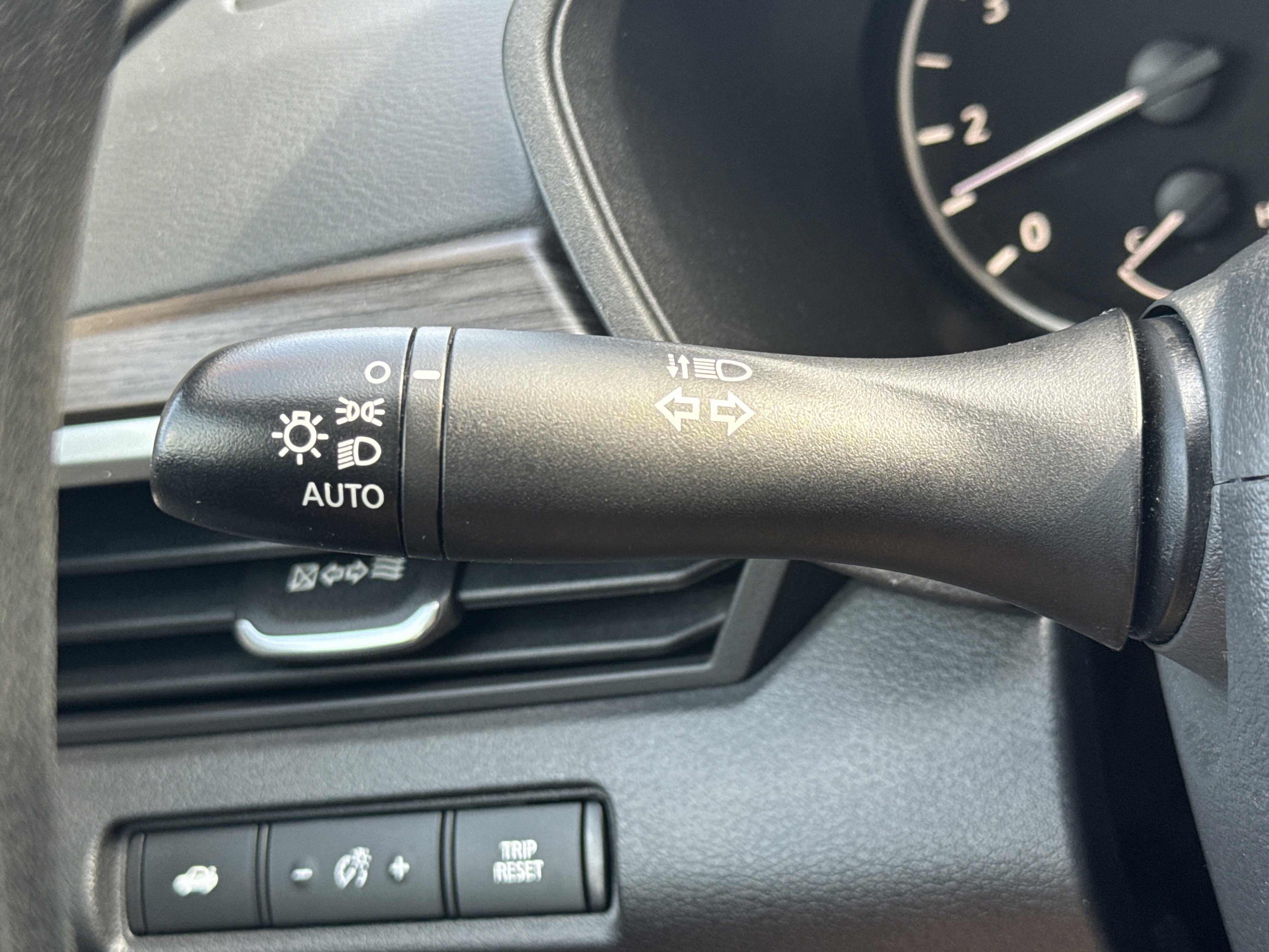 Used 2024 Nissan Altima 2.5 SV image 22