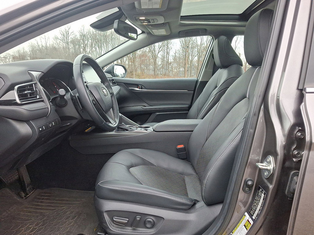 Used 2021 Toyota Camry XSE image 22