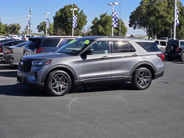 Certified 2025 Ford Explorer ST-Line w/ Premium Package AWD/4WD image 6