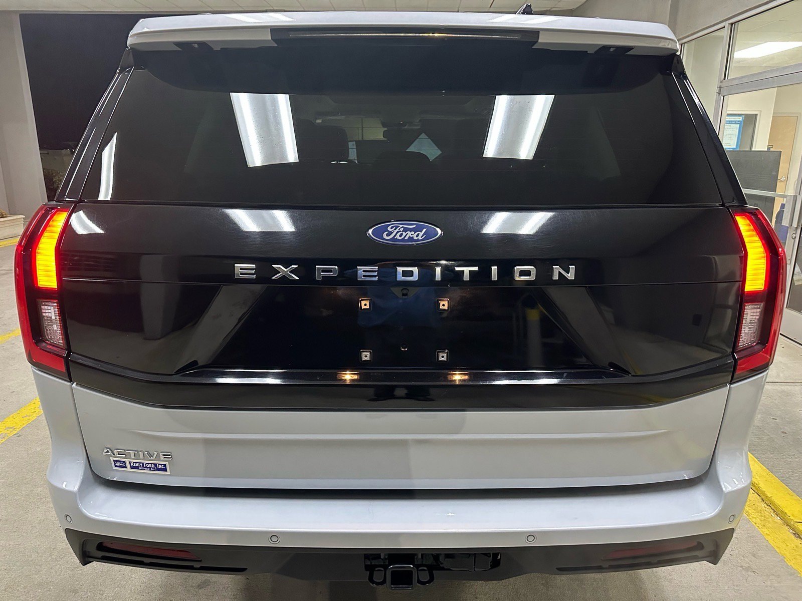 Certified 2025 Ford Expedition Active image 5