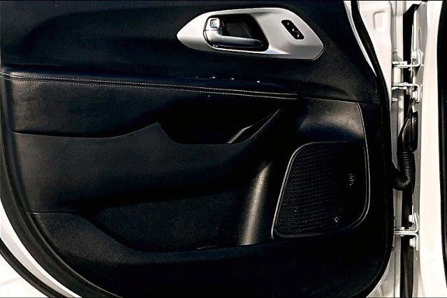 Used 2020 Chrysler Pacifica Limited w/ Advanced Safetytec Group image 26