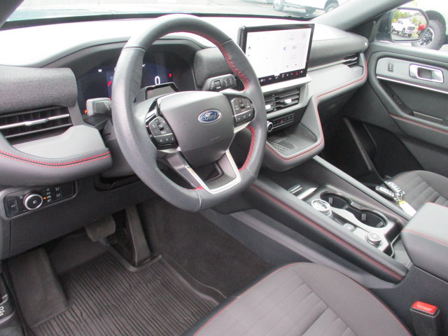 Certified 2025 Ford Explorer ST-Line w/ Premium Package AWD/4WD image 32