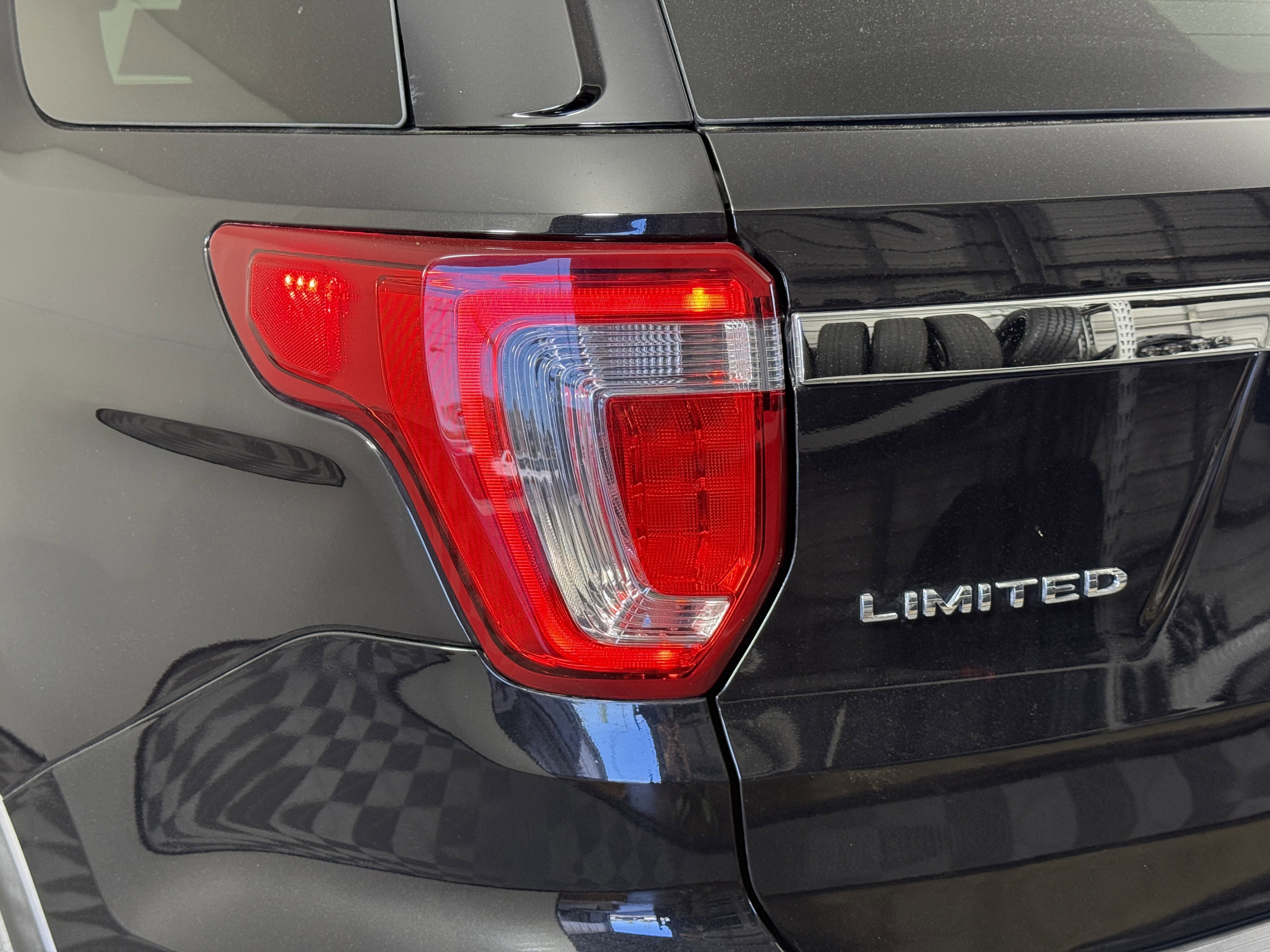 Certified 2019 Ford Explorer Limited w/ Ford Safe & Smart Package image 8