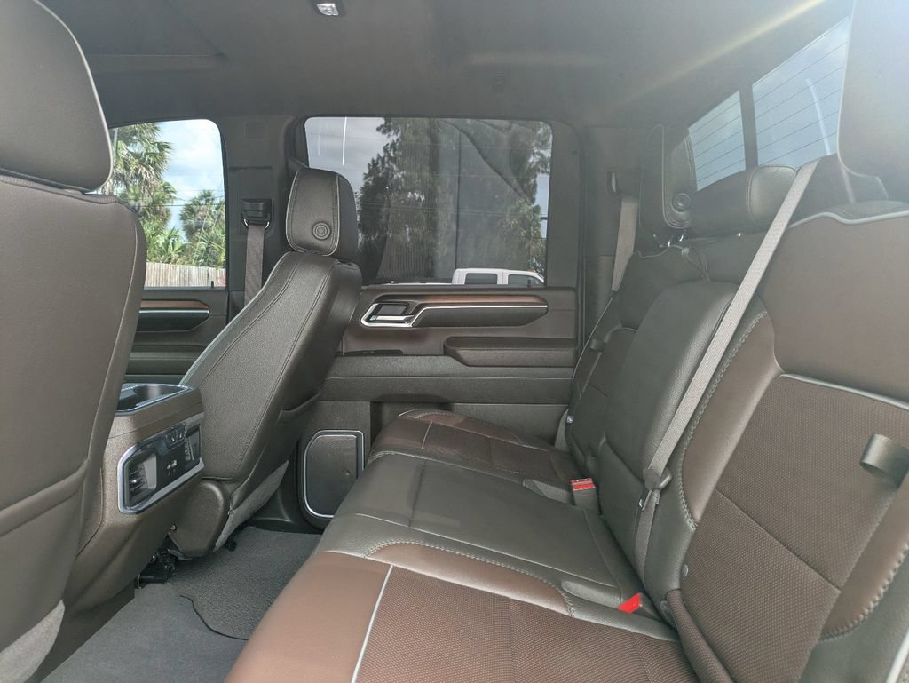 Used 2025 GMC Sierra 2500 Denali w/ Denali Reserve Package AWD/4WD image 14