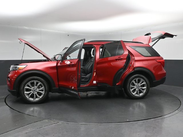 Certified 2024 Ford Explorer XLT w/ Equipment Group 202A AWD/4WD image 56