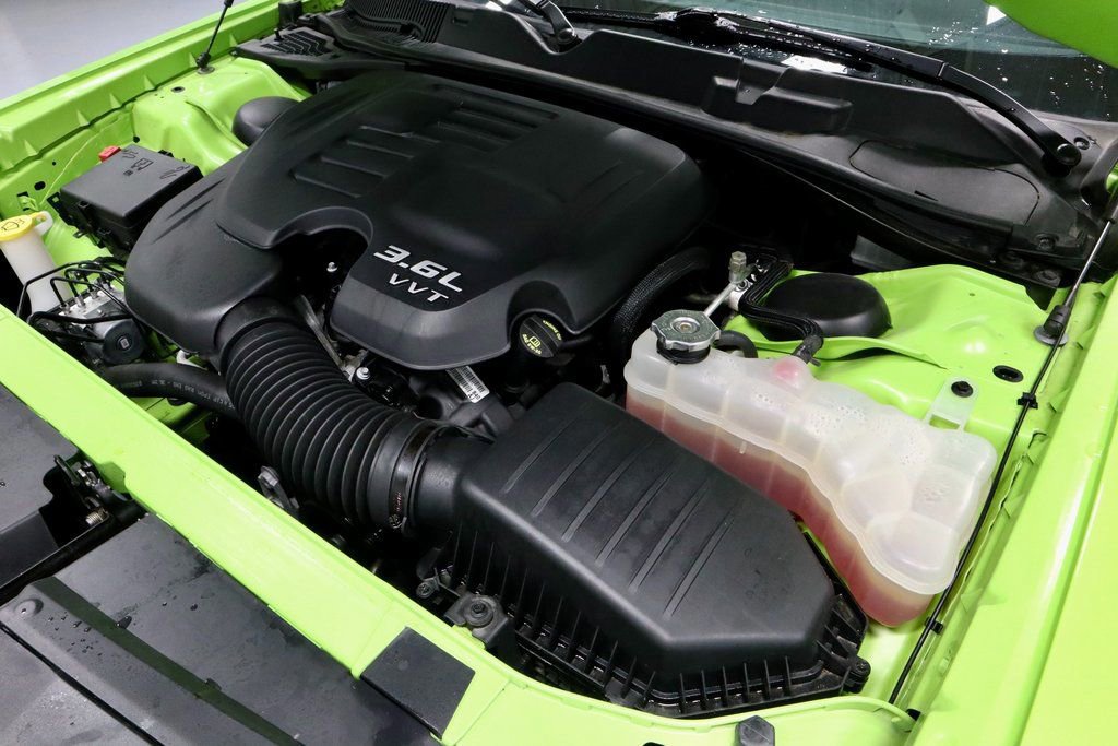 Used 2023 Dodge Challenger SXT w/ Plus Package image 15