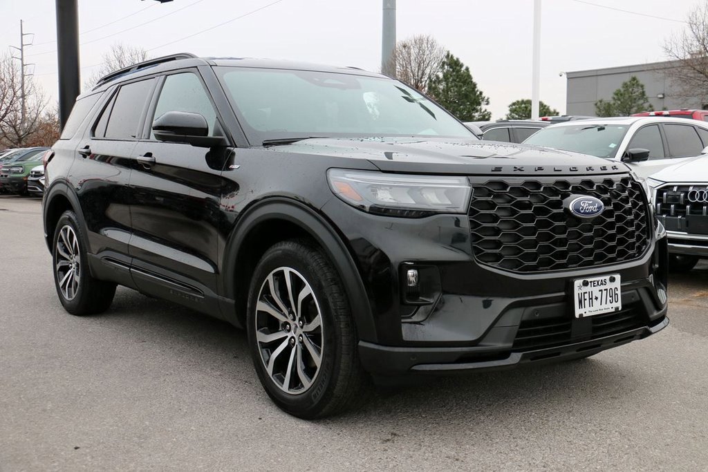 Certified 2025 Ford Explorer ST-Line image 4