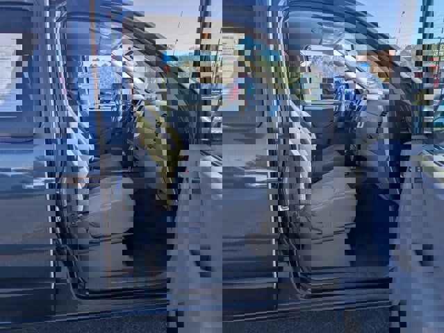 Used 2019 Nissan Frontier SV image 33