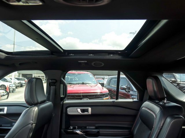 Certified 2024 Ford Explorer ST-Line w/ Class IV Trailer Tow Package AWD/4WD image 15
